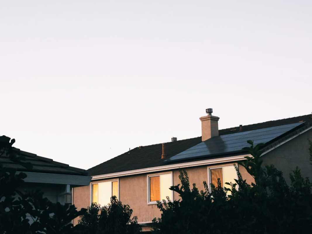 What to Know About Solar Panel Installation Contracts